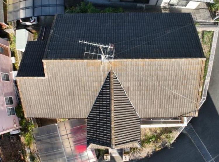 重い瓦から軽量屋根材への変更例施工前