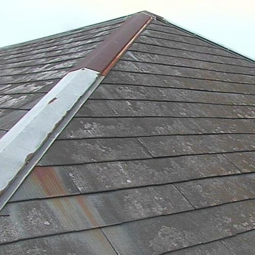 雨漏りの初期サイン(屋根板金サビ)