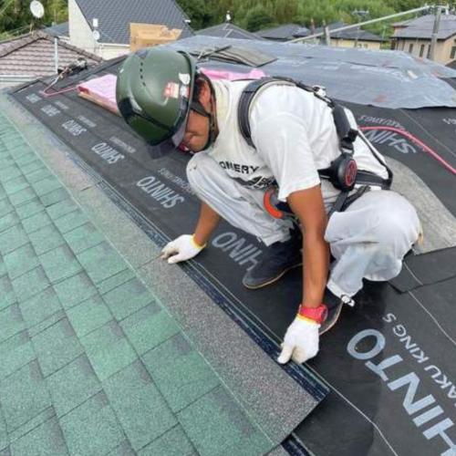 屋根のカバーにも人気のアスファルトシングル屋根材