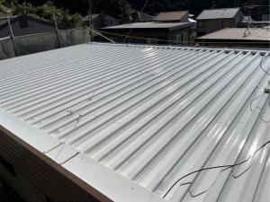 【折板屋根　塗装】高耐候性シリコン樹脂塗料＋超高耐候トップコート塗装