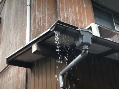 菊川市｜雨樋の交換時期はいつ？破風板の劣化と付帯部工事の重要ポイントを解説