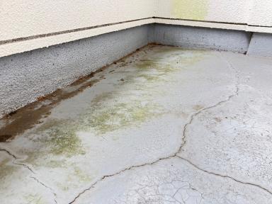 ベランダ防水のひび割れは危険？放置NGな理由と補修方法を解説（掛川市）